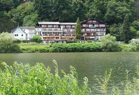 Hotel Gonzlay トラーベン・トラールバッハ エクステリア 写真