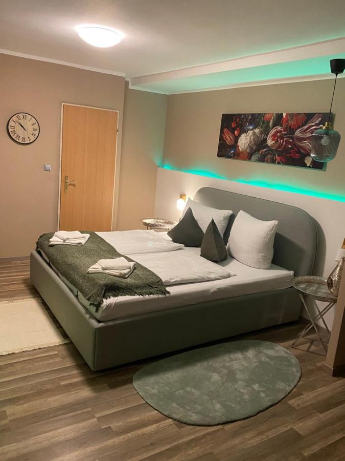Hotel Gonzlay トラーベン・トラールバッハ エクステリア 写真