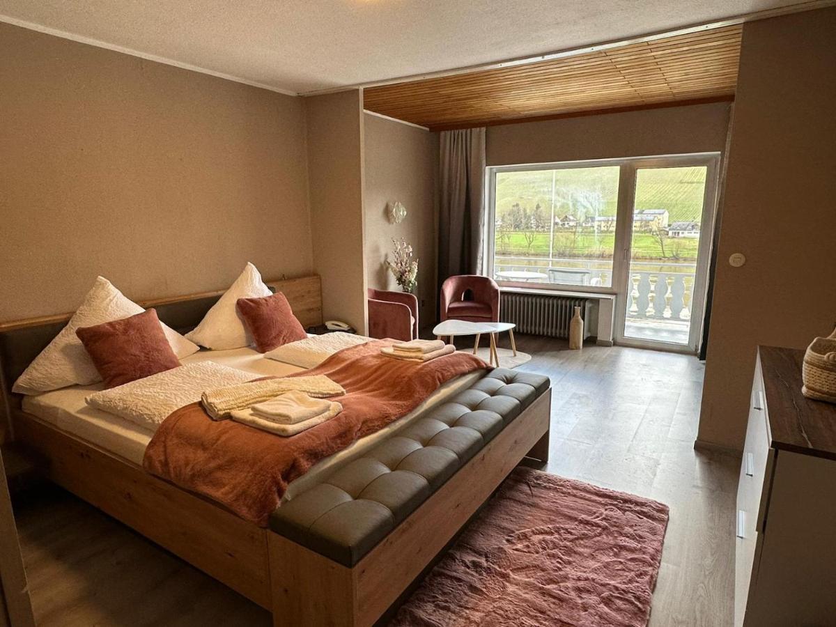 Hotel Gonzlay トラーベン・トラールバッハ エクステリア 写真