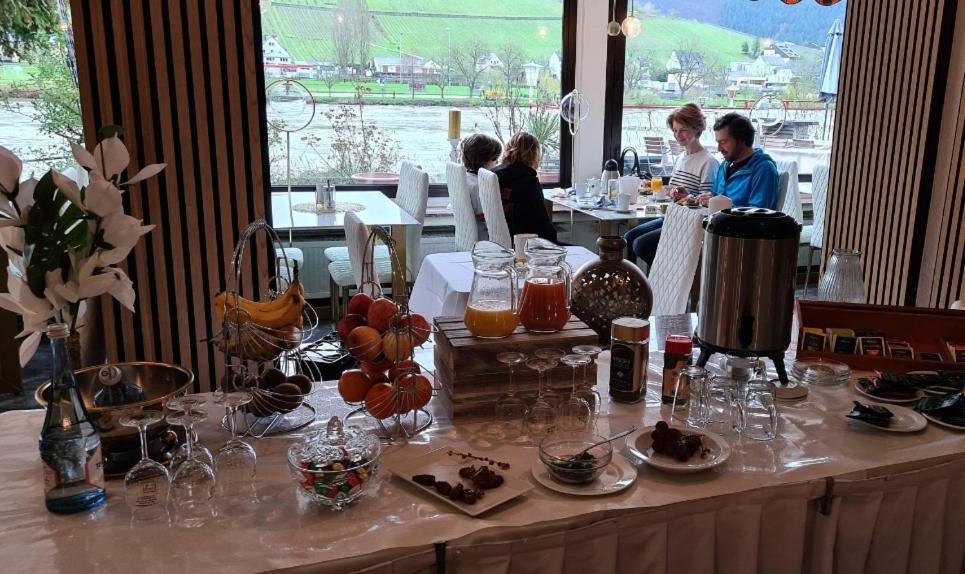 Hotel Gonzlay トラーベン・トラールバッハ エクステリア 写真